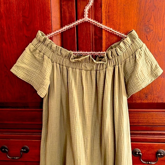 Amadi dress size medium. - Picture 3 of 5